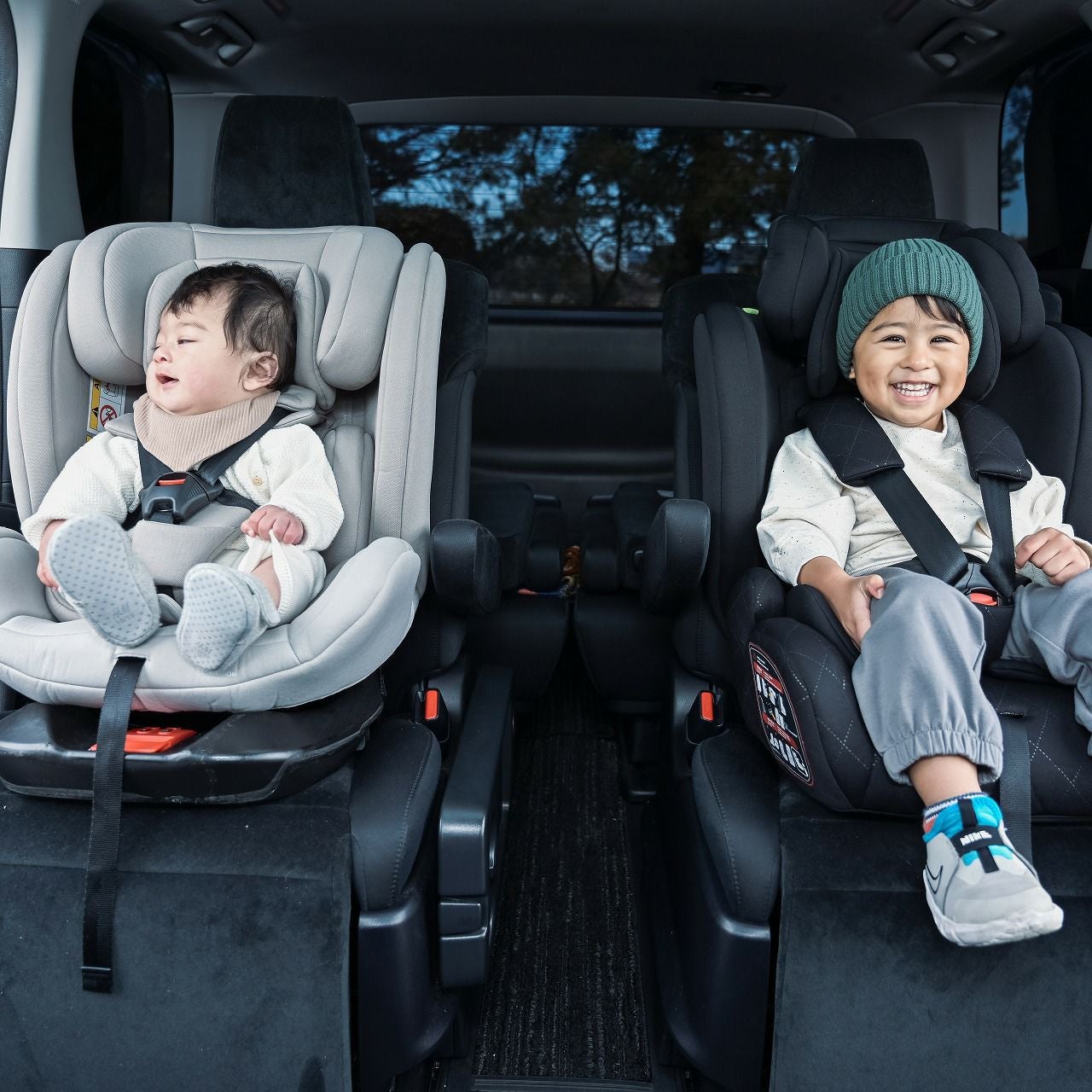 Hummingbaby | R129チャイルドシート回転式ココ・グレージュ | KISSBABY