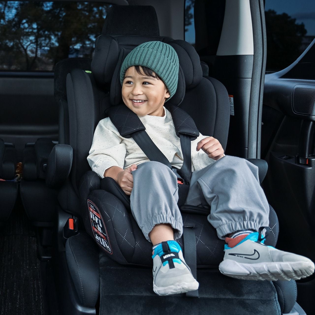 Hummingbaby | R129チャイルド&ジュニアシートリッチブラック | KISSBABY